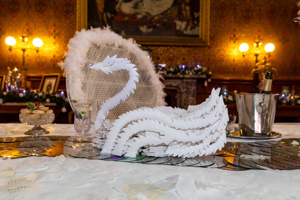 CharlecoteNT's tweet photo. ❄️ Calling all Christmas Code Breakers! ❄️
The Frost Queen has cast a 'cold curse' over Charlecote. Book your tickets to solve puzzles &amp; crack codes to break her curse &amp; see 3 of the downstairs rooms of the house decorated for Christmas.
https://t.co/gmrh5IrDD8

📸 Shaun Fellows https://t.co/2eNarCkTK6