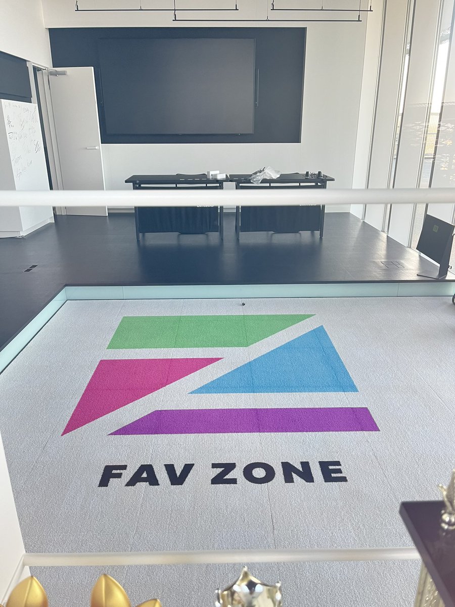 GaryoGame's tweet photo. 間違えて駅降りてしまったので寄り道。
#FAVZONE って常に一般開放されてるわけじゃないんだな。残念。
@fav_gaming https://t.co/10cxrhJ7xk