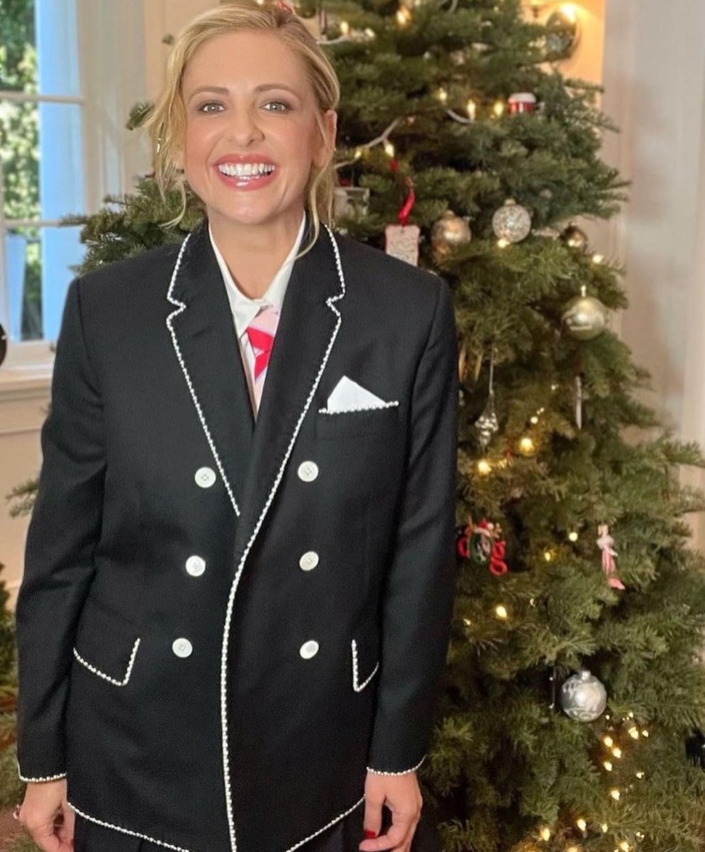 Christmas smile 😍❤️ <a href="/SarahMGellar/">Sarah Michelle</a> #buffy #Wolfpack #smg