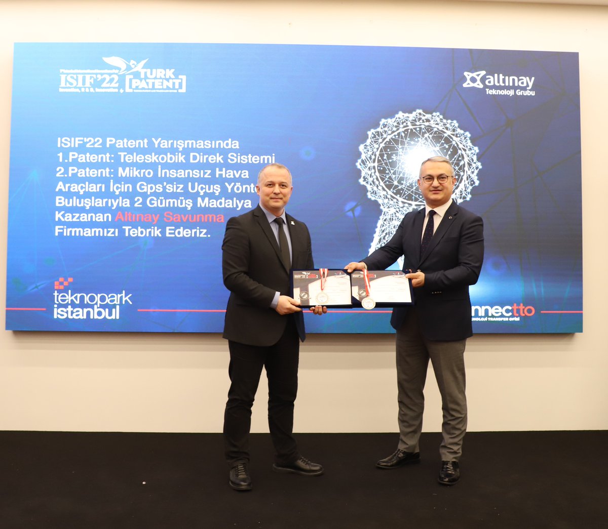 teknopark_ist's tweet photo. 🥈Gümüş Madalya kazanan;
#Remorateknoloji
@altinaysavunma firmalarımızı tebrik ederiz.
#ISIF22
#teknolojiödülleri
#oktaysinanogluteknolojiödülleri https://t.co/Sj6g4sMCT6