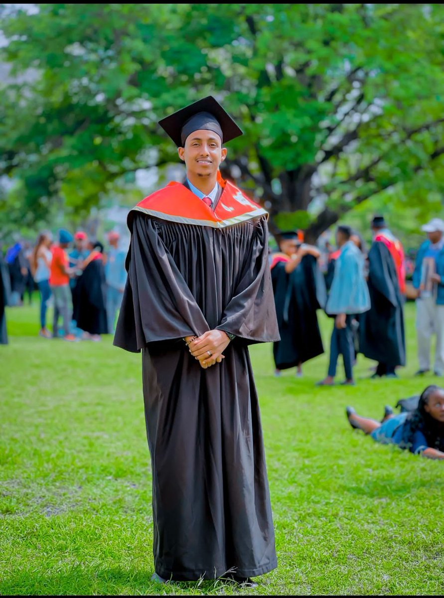 Abdimalik03's tweet photo. Alhamdullilah.
I'm proud that I graduated today from @uonbi School of Business with a masters of science in finance.

I'm very appreciative of my entire family and fortunate to have such supportive ones.
@uonbibusiness 
#UoNclass2022 https://t.co/Db2IHyhWkC