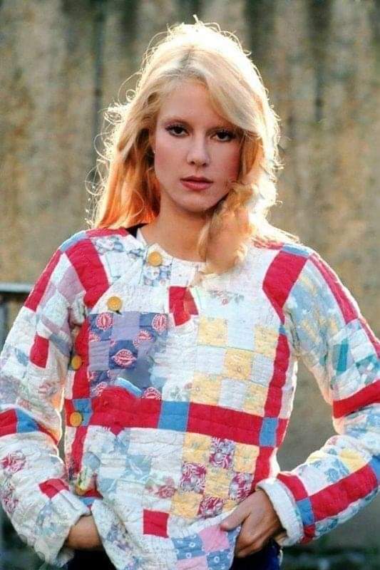 David93772280's tweet photo. Quand je serai grande je serai Sylvie Vartan 💙💙 https://t.co/sp5CwlTDID