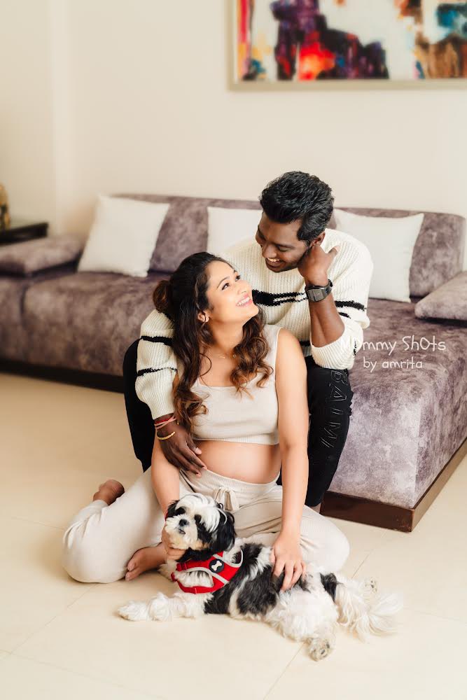 Atlee_dir's tweet image. Happy to announce that we are pregnant need all your blessing and love ❤️❤️

Wit love 
Atlee &amp;amp; @priyaatlee 
 
Pc by @mommyshotsbyamrita