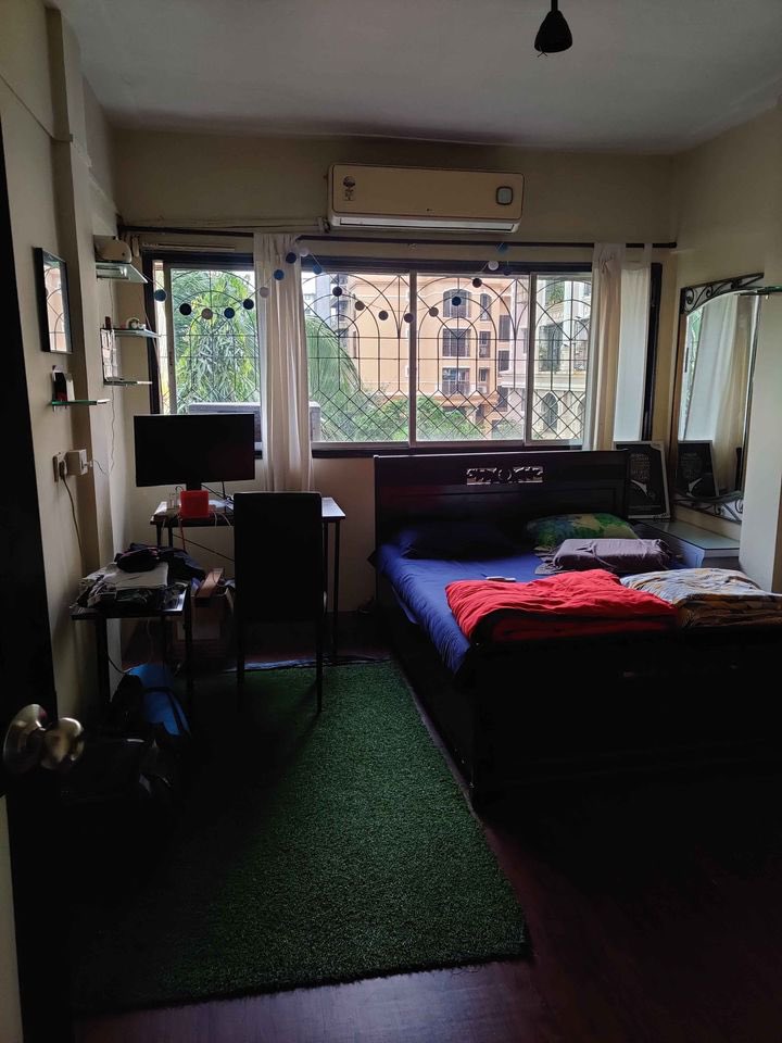 watzernehm's tweet photo. Flatmate and I are moving out of this cozy little 2bhk, situated in the heart of Bandra. Lots of natural light, peaceful and quiet neighbourhood, helpful neighbours, chill society and non-interfering landlord. Comes with car parking. DM for further details. https://t.co/9Zuaq6HPyN