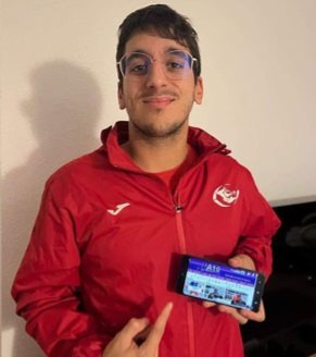 ososrivas's tweet photo. 🗨 "En el fútbol americano está todo muy estudiado, jugadas específicas y se basa más en el estudio del rival".

▶️ Entrevista en @ha10_es al QB del sénior masculino @sergiobarbero7.

✒️: @nurianuero14

https://t.co/LhKyheTSDY https://t.co/o8M8bKP5cZ