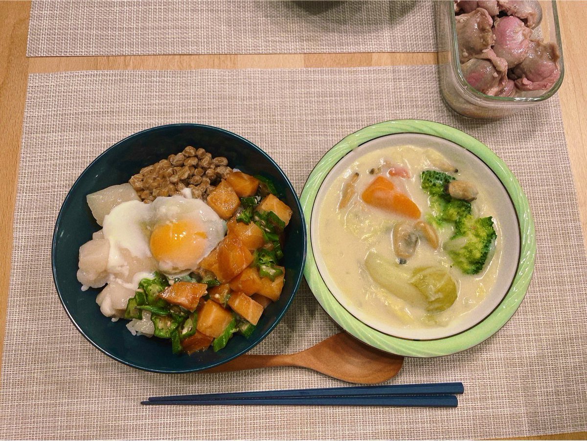 Y515M3131's tweet photo. お土産でもらった納豆がばくだん丼になりました( ´∀｀) https://t.co/Mu2eT0LbMc