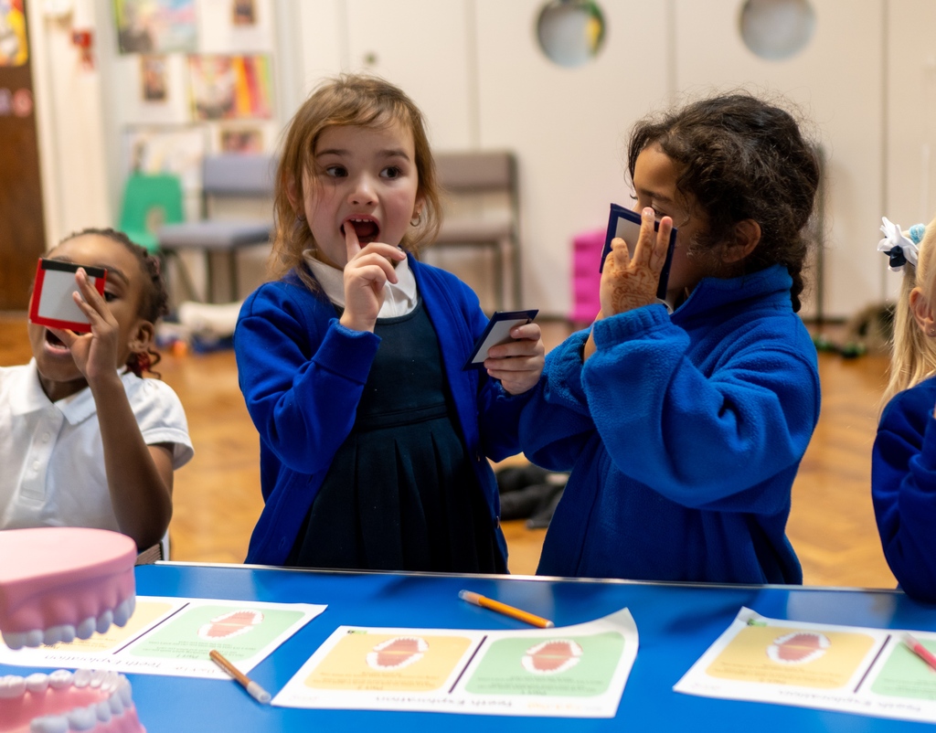 aveea_org's tweet image. Teeth. We use them everyday, but are we using them properly? Do we know what the difference between each tooth is? Their names?

At #AveeaAcademy we're making sure all our pupils understand exactly what's going on with their teeth!

#Aveea #STEM