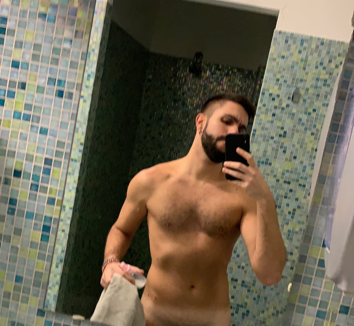 MitchCarry's tweet photo. A poco a poco #workoutmotivation https://t.co/LDdi4tgOwf