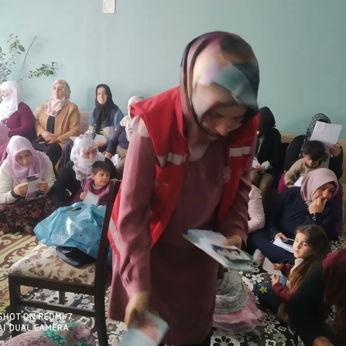 Kuruluşumuz personellerinden sosyolog Nuran KILIÇ tarafından Aile Eğitim Programı AEP kapsamında Serhat mahallesi sakinlerine eğitim ve bilgilendirme semineri verildi.<a href="/deryayanikashb/">Derya Yanık</a> <a href="/tcailesosyal/">T.C. Aile ve Sosyal Hizmetler Bakanlığı</a> @AgriValilik <a href="/rhnbyrk/">Orhan BAYRAK</a>