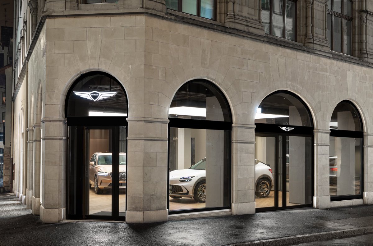 LichtsteinerSte's tweet photo. Genesis just opened its doors in Basel👍🏻 a very innovative concept that respects your time and I really like their electrified models⚡️🔝 #GenesisEurope #MyGenesis #GenesisStudioBasel @genesiseurope https://t.co/Vzl5WqllC9