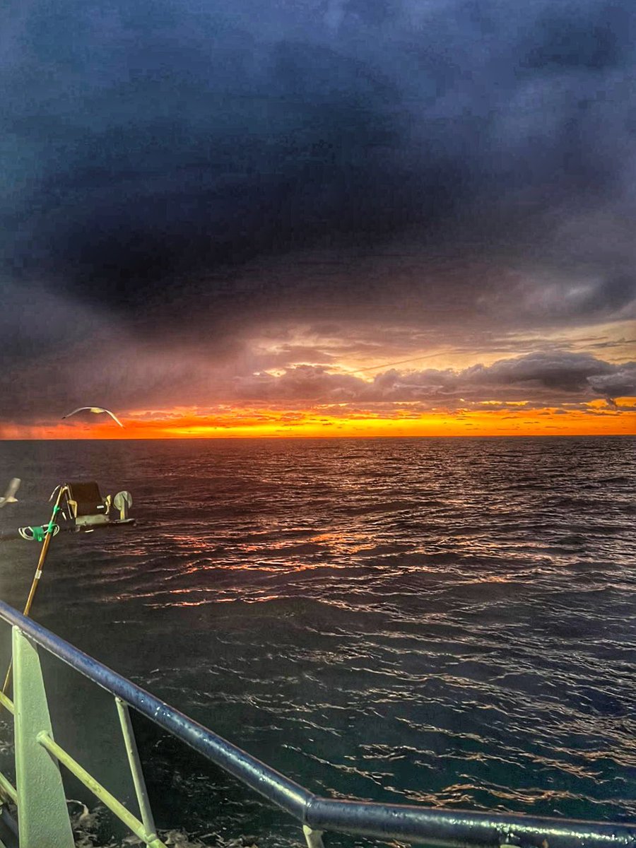 Good morning, the husbands office view doesn’t look too shabby this morning #LifeAtSea #FishermansLife #FirstLight #CelticSea