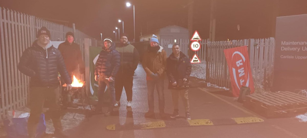 RMTunion's tweet photo. @RMTunion picket lines at both entrances to the Upperby Depot at Carlisle this morning
#SupportRailWorkers #RailStrikes https://t.co/VokYV1TwCM
