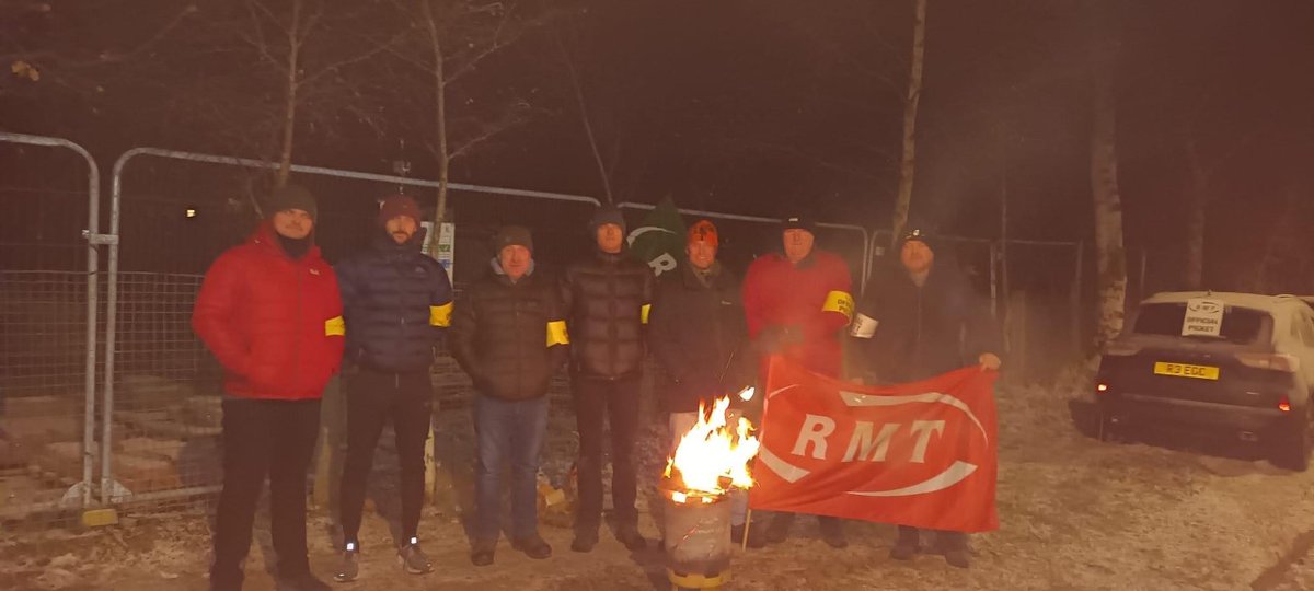 RMTunion's tweet photo. @RMTunion picket lines at both entrances to the Upperby Depot at Carlisle this morning
#SupportRailWorkers #RailStrikes https://t.co/VokYV1TwCM