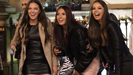 FakeShowbizNews's tweet photo. BREAKING: Met Office says temperatures have dropped so low, female revellers in Newcastle have started wearing jackets on nights out https://t.co/VHt53Dcgsq