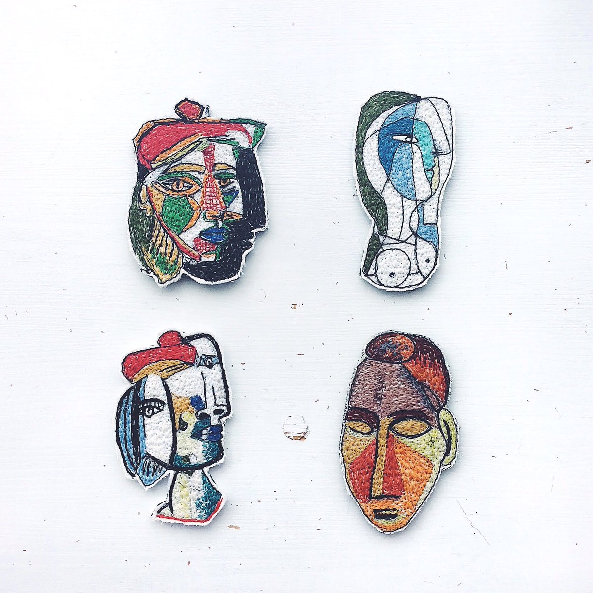 alittlevintage1's tweet image. Sewn artwork brooches available at the #cheltenhamchristmasmarket this Sunday! 👁🖤👁 #picasso #threaddrawnartwork