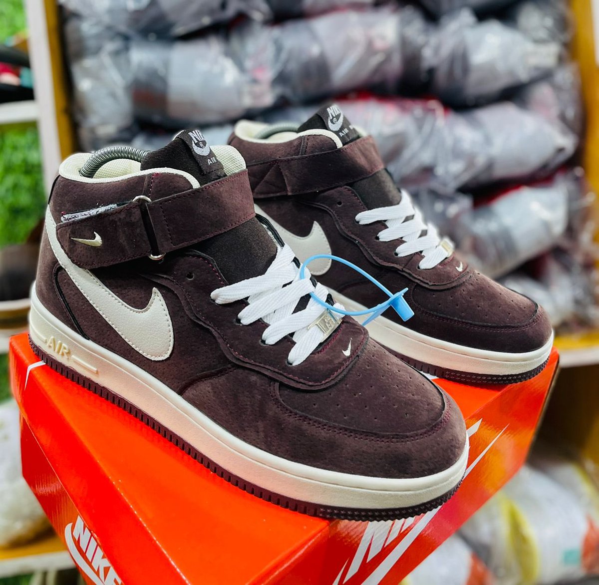 EveythingRenny's tweet photo. This is right time to pamper your feet and guess what? at affordable prices.

14k 
Available in size 40-46
Kindly RT
#AmazonMusicLive 
@Banky__moon @sugakhay @_DammyB_ https://t.co/OYepsVBj46