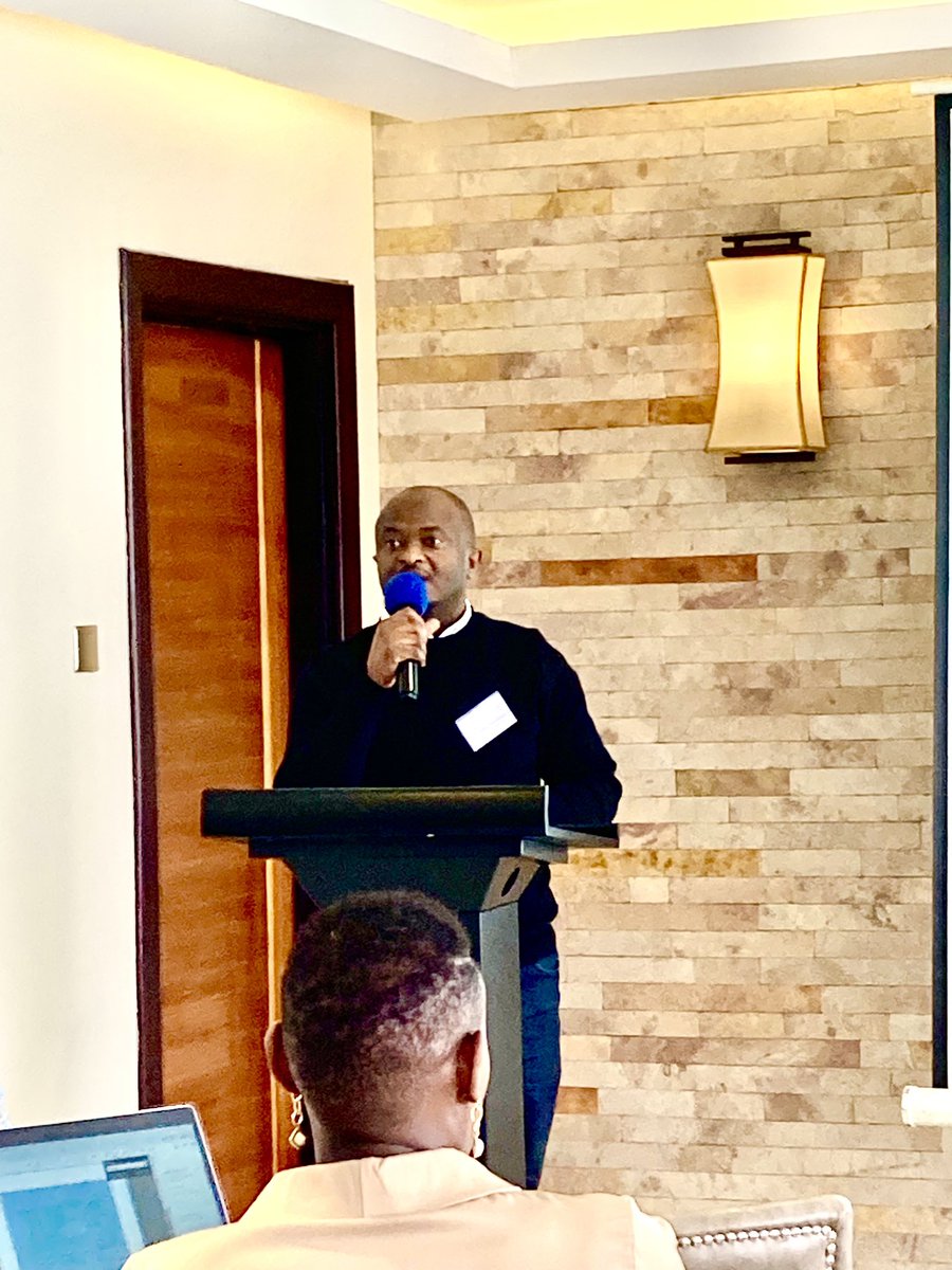 ddungujoseph7's tweet image. Speaking about the project background, overview and status, Dr. Adrian Muwonge says that truck drivers were on the spot during the COVID-19 time. 

The role of contact tracing is to prevent cases from being transmitted within the community. 

#THEA-#DCT 
#ProjectTHEA