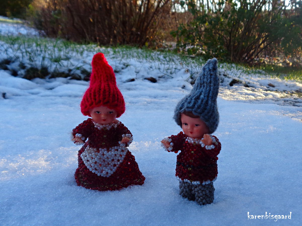 KarenBisgaard1's tweet photo. https://t.co/98zh7Fzxyi
#snow #forestgnomes #aridolls #dolldisplay https://t.co/yULnvmdqSI