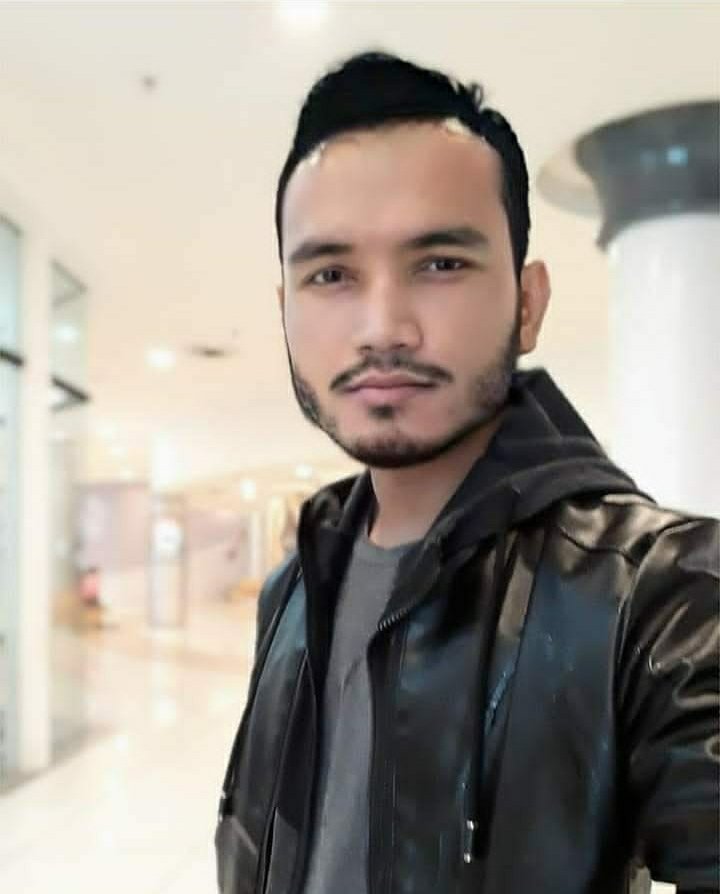 ADam_Dryx's tweet photo. Kaepda sesiapa jua yg nak bela misai, pastikan trim bahagian atas bibir.
Jangan sampai bulu misai tu sentuh bibir.
Totally No-No!

#misai https://t.co/L5dM3OtOad