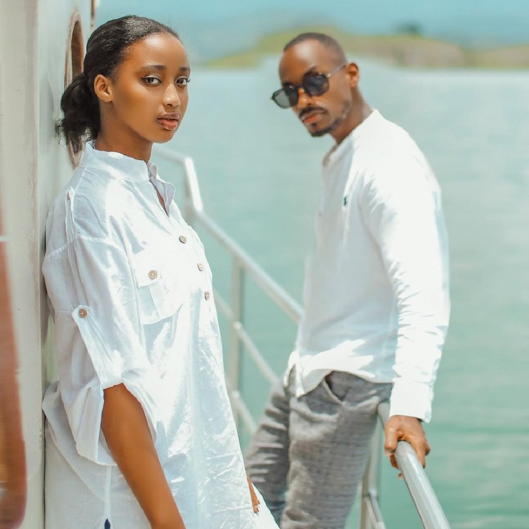 Abari ku mbuga nkoranyambaga mu mwaka wa 2022, bagiye baryoherwa n’ibyamamare bitasibye kubasangiza ibihe by’urukundo n'abo bihebeye.

Muri iyi nkuru turagaruka kuri couples eshanu z’ibyamamare zabiciye ku mbuga nkoranyambaga mu Rwanda.
ow.ly/2gCE50M5gsZ