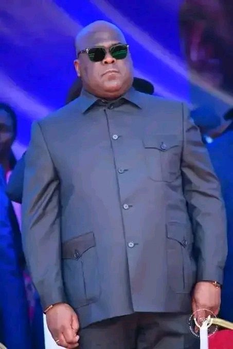 peroluwara1's tweet photo. #Cominiere, le voleur c #Fatshi. A. Kayinda n’est pas innocente mais elle n q la face visible de l’iceberg. La face immergée, le pilleur, c #Ngeleka. #Alingete le sait mais il fait du théâtre pr protéger l’autre. #igf se #ngelekalise et perd tout crédit. Ba rapport ekomi #maboke. https://t.co/o8G276n5Ds