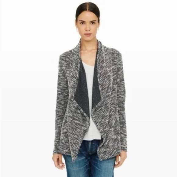 BoBlake20712955's tweet photo. So good I had to share! Check out all the items I'm loving on @Poshmarkapp #poshmark #fashion #style #shopmycloset #lululemonathletica #clubmonaco #raedunn: https://t.co/BLTbCUqZlT https://t.co/0jXJFLXskG