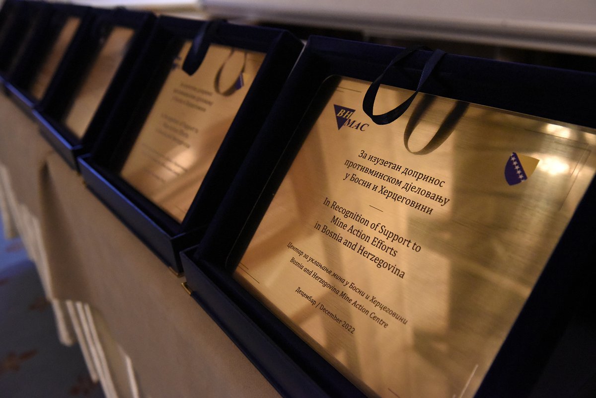 20 years since the establishment of the Bosnia and Herzegovina Mine action Centre and 25 years since the signing of the Convention on the prohibition of the AP mines. Certificates of appreciation for the efforts and assistance in the mine action, presented to all major donors.