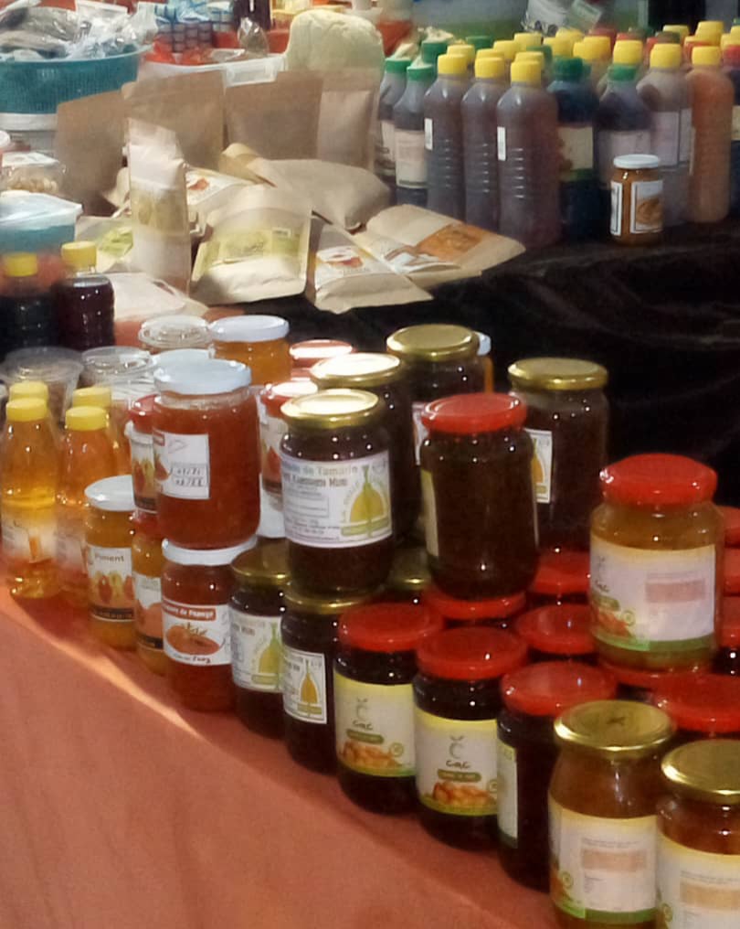 FiaraSenegal's tweet photo. La FIARA en collaboration avec ses partenaires met en valeur le secteur agro-alimentaire.
#collaboration #agroalimentaire #consommerlocal #fiarasenegal #transformatrice #produitbio https://t.co/u2QQ01gR5M