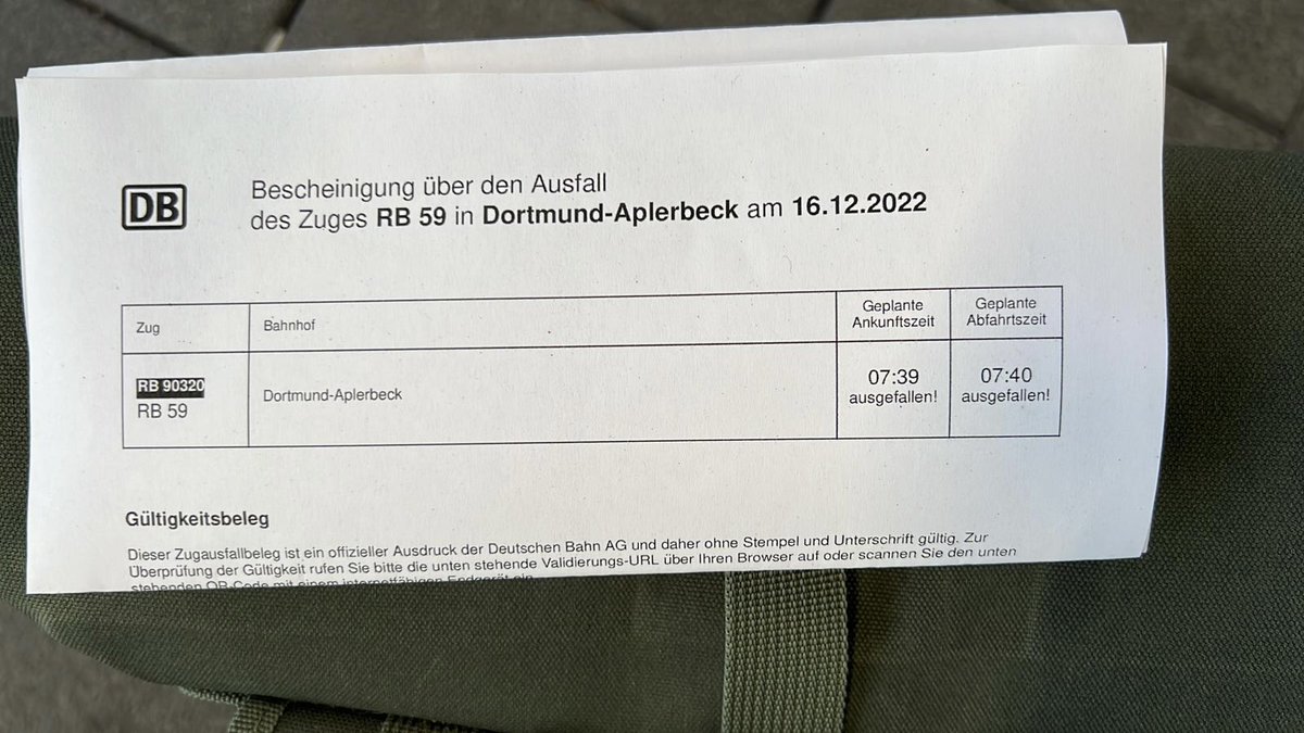 _lliT_'s tweet photo. @eurobahn_info @Regio_NRW @DB_Info Ausgefallen ist auch eine nette Umschreibung für der Zug hat nicht gehalten und ist durchgefahren. https://t.co/y0oxeyvYmp