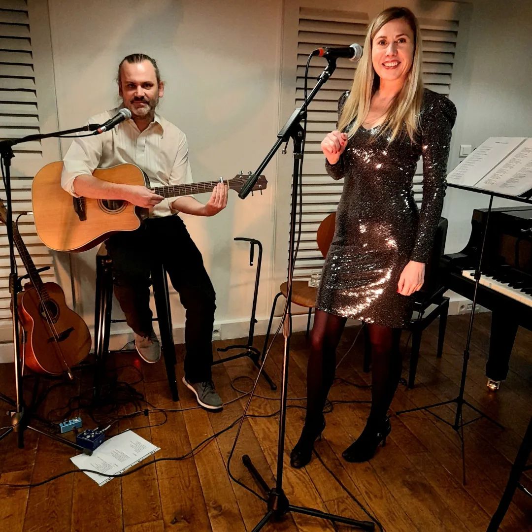 HCotillons's tweet photo. Une si belle soirée... 🤩
Concert privé de Sophie Gajanet son guitariste Antoine pour une ambiance intimiste lors d'un événement privé près de la Tour Eiffel ! 
#concert #musique #concertprivé #soirée #soiréeprivée #Paris #paris16 #événement #entreprise #événementiel #magique https://t.co/TmWDNlaEiK