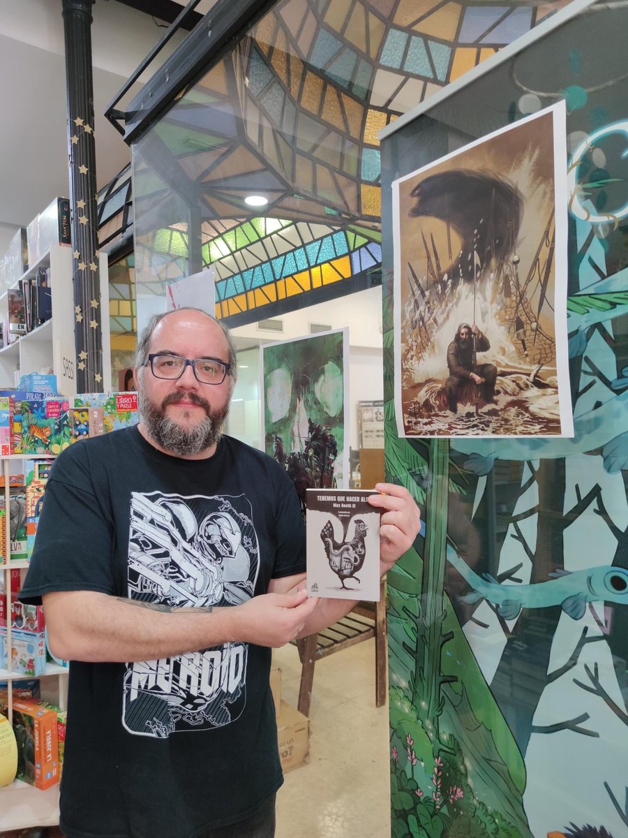 Las Librerías Recomiendan (@llrecomiendan) on Twitter photo Sergio García 📸, de <a href="/libreriadorian/">Librería Dorian</a>, recomienda "Tenemos que hacer algo" <a href="/bibliocarfax/">La biblioteca de Carfax</a>
Max Booth III no sólo degrada la mente de sus protagonistas hasta reducirlos a un manojo de estímulos, sino que licúa el tiempo y el tejido mismo de la realidad… 😱 bit.ly/3FAFD7E Sergio García 📸, de <a href="/libreriadorian/">Librería Dorian</a>, recomienda "Tenemos que hacer algo" <a href="/bibliocarfax/">La biblioteca de Carfax</a>
Max Booth III no sólo degrada la mente de sus protagonistas hasta reducirlos a un manojo de estímulos, sino que licúa el tiempo y el tejido mismo de la realidad… 😱 bit.ly/3FAFD7E