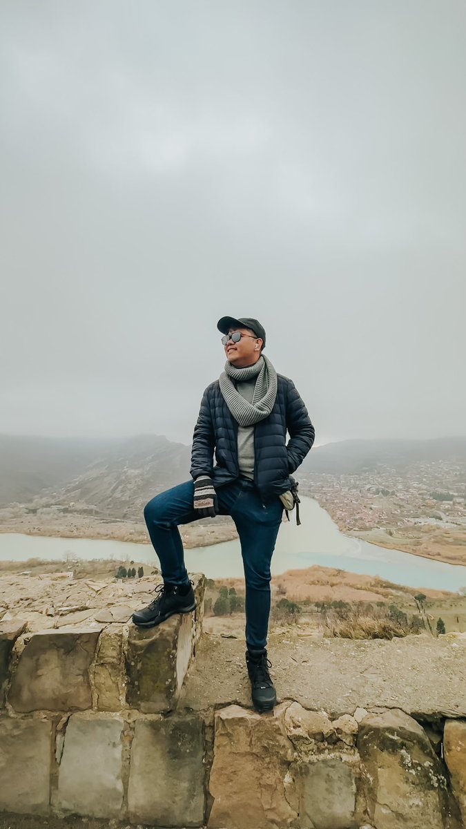 darylblake09's tweet photo. The confluence of two rivers. 💦
#vsco #vscocam #vscoph
MTSKHETA Vlog is out!!! 🎥
https://t.co/aWdlZlwzp4 https://t.co/xATImgqJlw