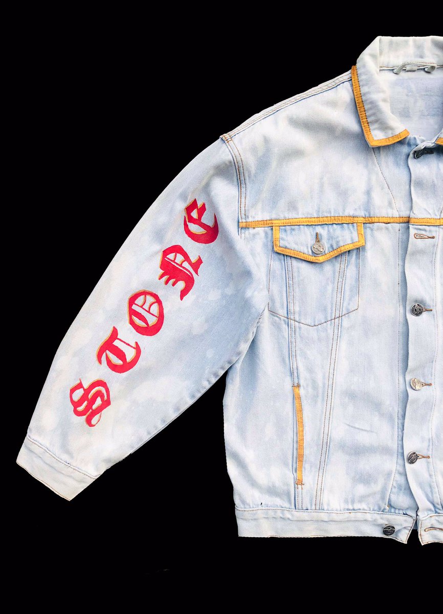JacketsbyNimi's tweet photo. Express your thoughts, names and slogans in gold!
Request for a gold calligraphy and finishing for our Handpainted jackets. See bio on how to order.
#JacketsByNimi https://t.co/ZYDAzHn8sA