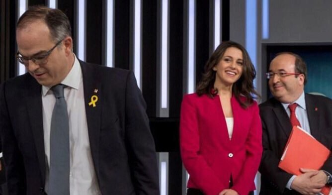 AlmogaverV's tweet photo. Ara que aneu queixant-vos de la béstia que vareu ajudar a parir, ara és quan riem tots, eh Miquelet? Ni oblit ni perdó, malparits https://t.co/nwGmuuHYBB