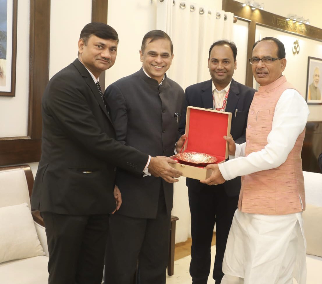 RAJPUT_NBS's tweet photo. आज भोपाल में मध्य प्रदेश के मुख्यमंत्री माननीय श्री @ChouhanShivraj जी से मुख्यमंत्री आवास पर सौजन्य भेंट की। https://t.co/iEPVhTuSud