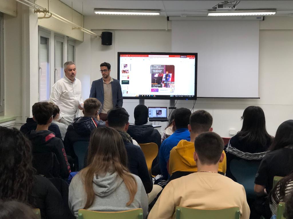 Hoy, en nuestra Aula Profesional de Emprendimiento, tenemos a Luis Garcia Ruiz, <a href="/lgaruiz/">Luis Garcia Ruiz | Escritor y Conferenciante</a>, escritor, empresario, conferenciante y formador especializado en crecimiento personal y emprendimiento. Gracias por venir. #APES_CLM #emprendimiento  #liderazgo #negocios #fp #innovacion