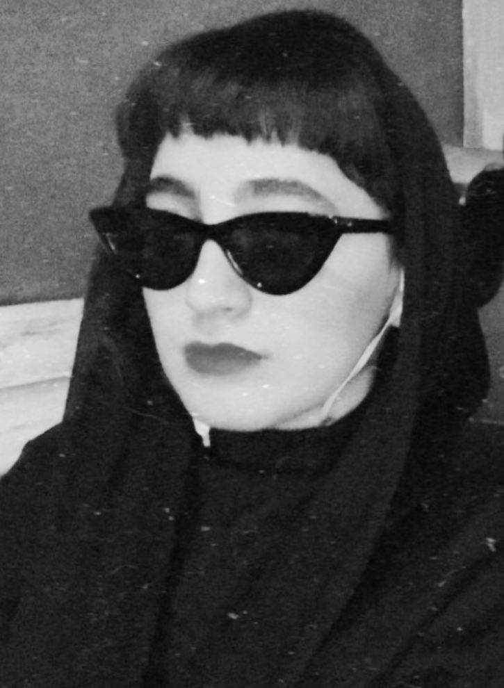 FOXIORNG's tweet photo. #pardis_tavakoli a passionate student of scene design, was kidnapped on student day. Her family and friends are worried since she is still kept in an ambiguous situation in Evin prison. @ICHRI @ScholarsAtRisk 
#پردیس_توکلی https://t.co/VYLhTXt5Wf