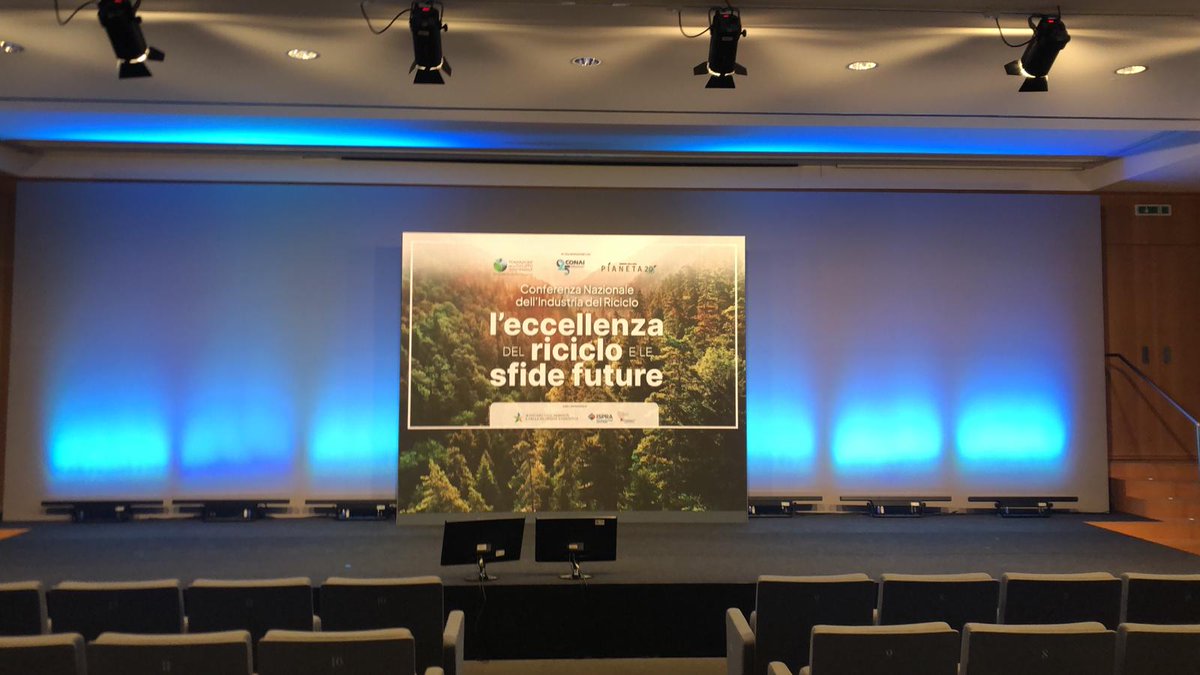 susdefItalia's tweet photo. ♻ #ricicloitalia22
Tutto pronto per l'inizio alle 10:00 della Conferenza Nazionale dell'Industria del #Riciclo.

👉 Diretta #streaming  https://t.co/E7kqnc8M8e https://t.co/RUvaqnb7po