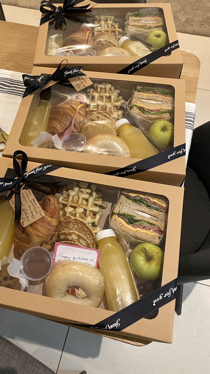 ProEats_gh's tweet photo. TGIFF! And thank you all for your orders this week. We go again next week 🤝🏽💕 
Call, WhatsApp or DM to place your #probrekkie orders. Make it a great day! ☺️💛#breakfastpackage #bagelsandwich #croissants https://t.co/huD9pslobW