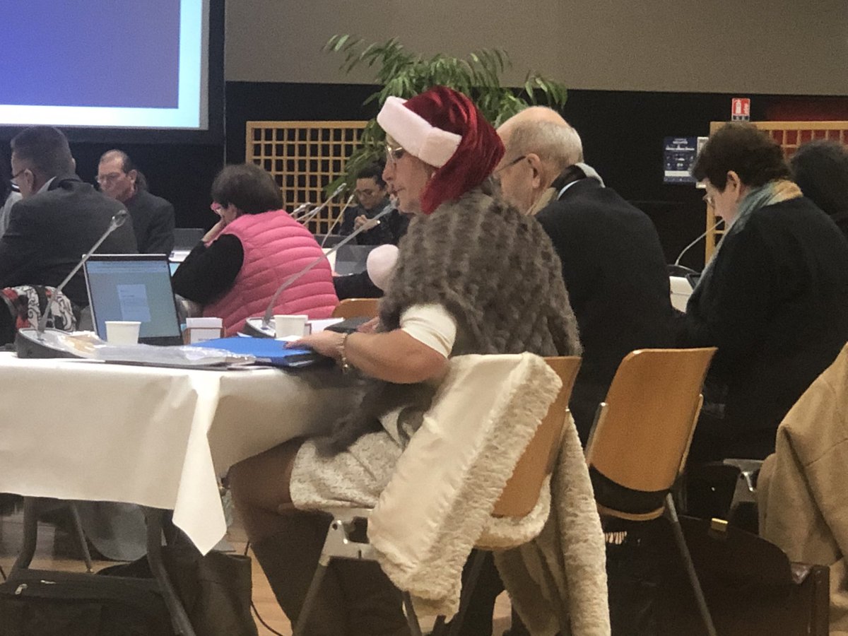 Monsieurbai's tweet photo. C’est la fin d’année et certains élus du Conseil départemental de Saône et Loire ont voulu marquer le coup.
Surtout une… @lejsl https://t.co/ckbFH2Wnb7