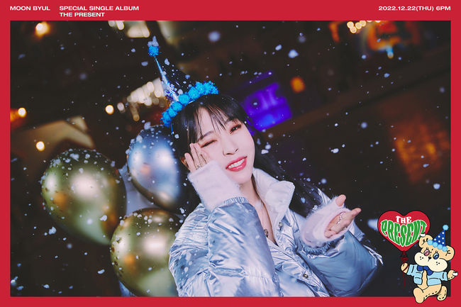 HanteoNews's tweet photo. MAMAMOO Moon Byul Reveals a Teaser of the Special Single 'The Present'...Transformed into a 'Present Fairy'

#MAMAMOO #MoonByul #마마무 #문별 #The_Present
@RBW_MAMAMOO 

Full Article🔗https://t.co/MnH4W74HTT https://t.co/LmCFTY0vwU