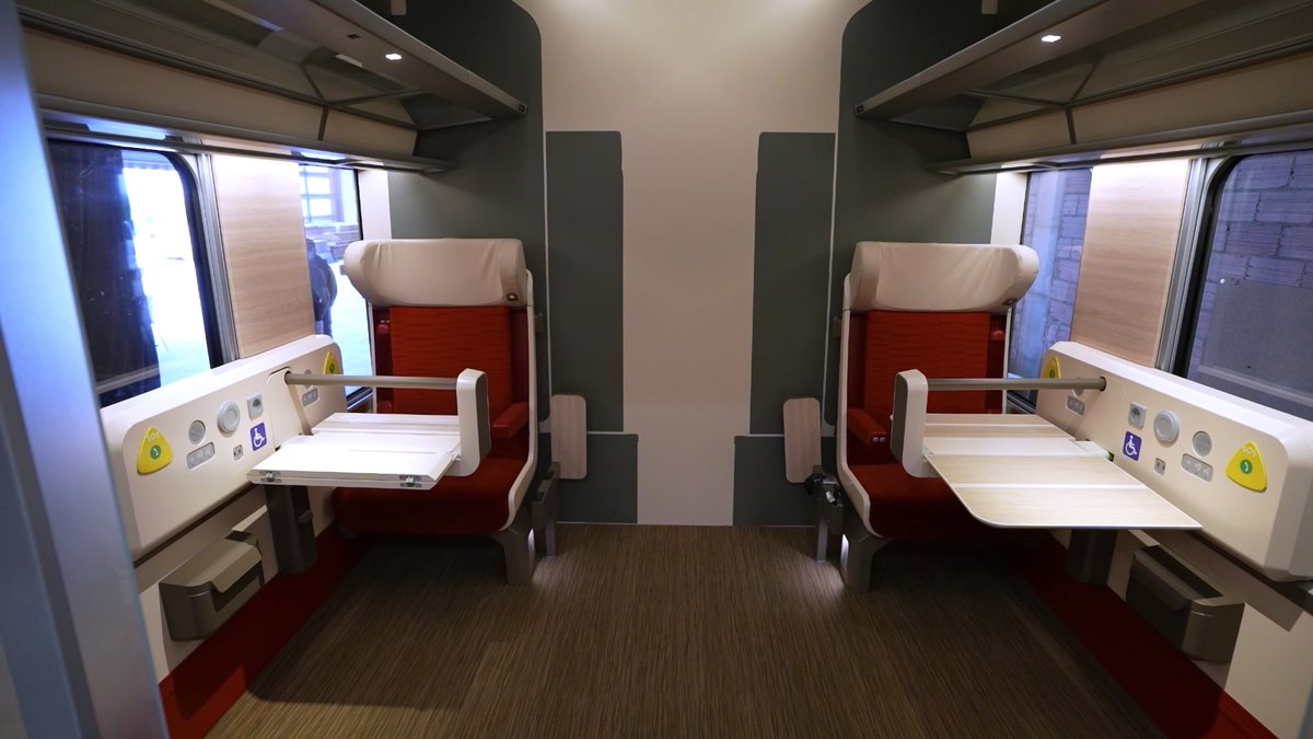 [NOUVEAUTÉ - #INTERCITÉS] Avec les nouvelles rames OXYGENE, les utilisateurs en fauteuil roulant auront, pour la 1ère fois en France sur un train long parcours, le choix de voyager en 1ère ou en 2nde classe.