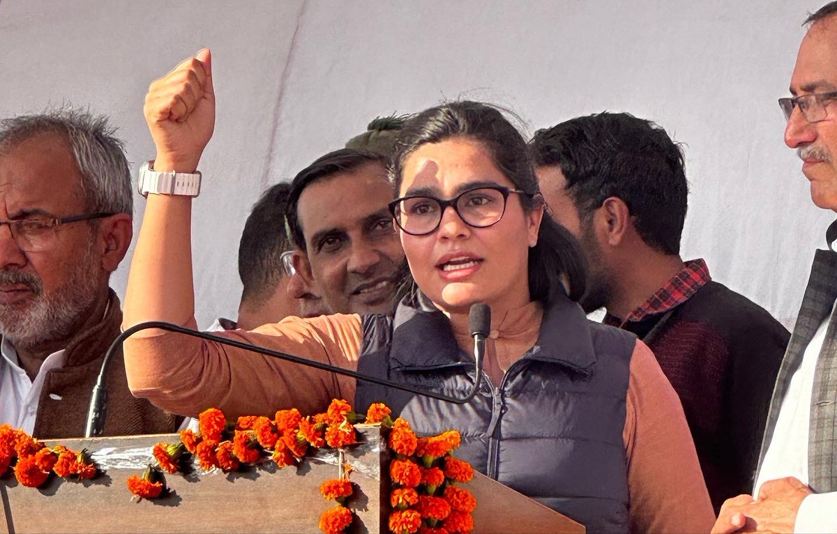 DoohanSonia's tweet photo. चौधरी छोटूराम धाम गाँव जस्सिया में आयोजित "समाज निर्माण से राष्ट्र निर्माण" कार्यक्रम में शामिल होकर समाज के नवनिर्माण की रुपरेखा तैयार की ।। latepost https://t.co/JxzyLf2oVF