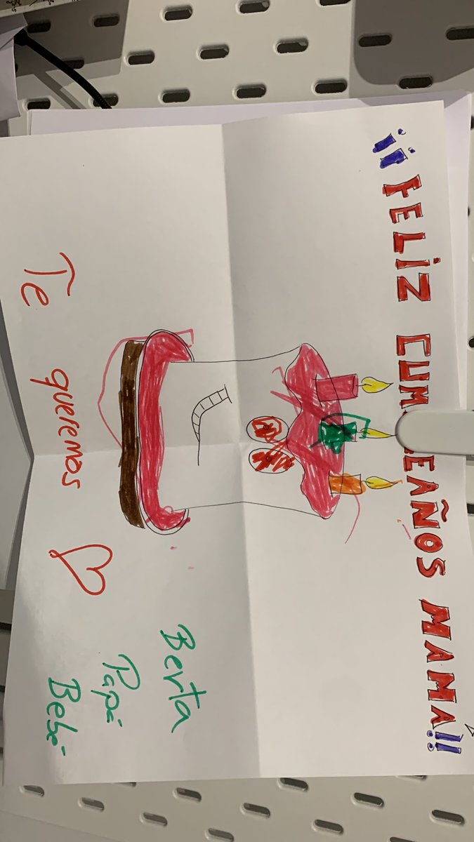 amayusska's tweet photo. Cuando el mejor regalo es un dibujo es que algo está cambiando y para bien😍os quiero con locura @JuanFabregat3 +Berta+bebe https://t.co/GeogJxOw3J