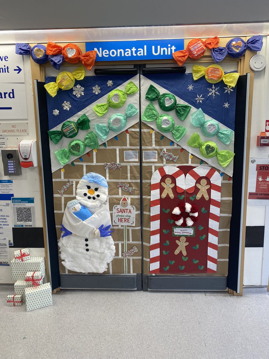 Our beautiful festive front door for the <a href="/ASPHFT/">Ashford & St Peter's</a> Christmas door competition 😍 Well done to our NICU elves!