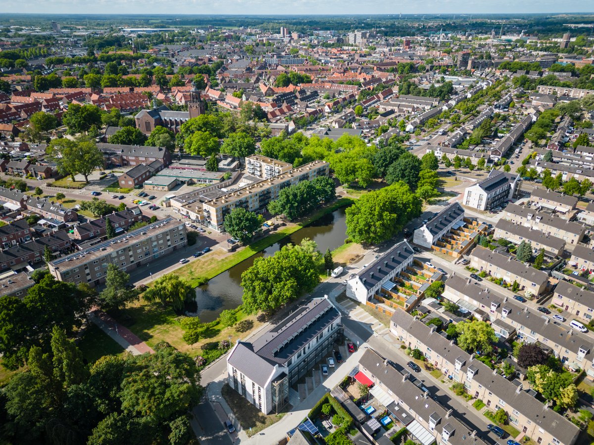 LXarchitecten's tweet photo. Deze 40 woningen voor #Woonpartners zijn voor ons één van de hoogtepuntjes voor 2022… en dat op één van de mooiste plekjes van onze prachtige stad! https://t.co/I3RqRztzXk
.
#Woonpartners #VanderHeijdenBouw #Vondellaan #GemeenteHelmond #huurdersparticipatie #BasePhotography https://t.co/fdimD1exqr