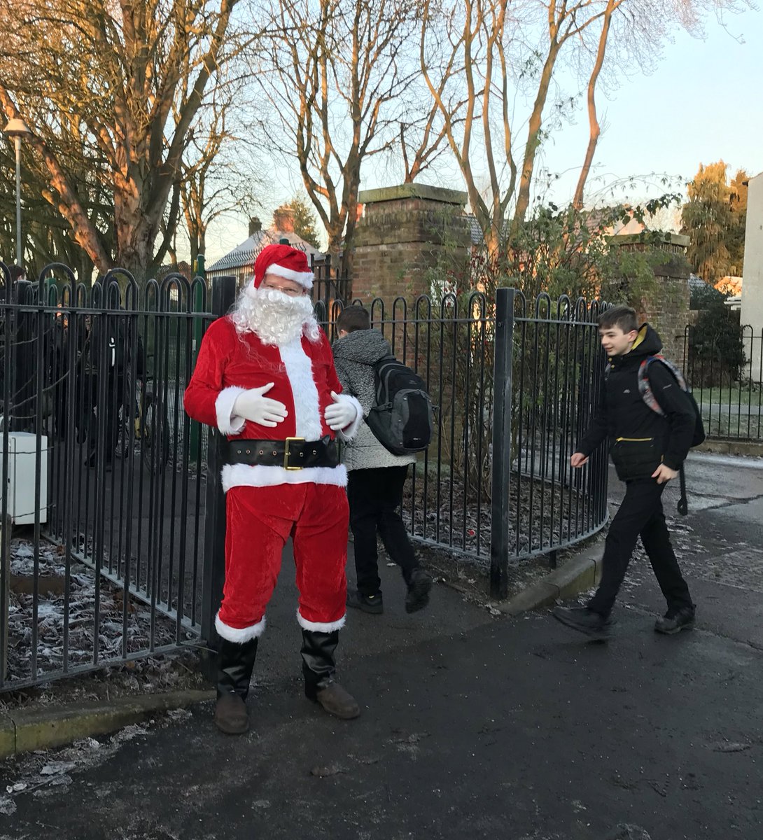 bevgrammar's tweet photo. Father Christmas welcoming students to school this morning. All his own padding, he exclaimed! https://t.co/Ha3HGATpVM