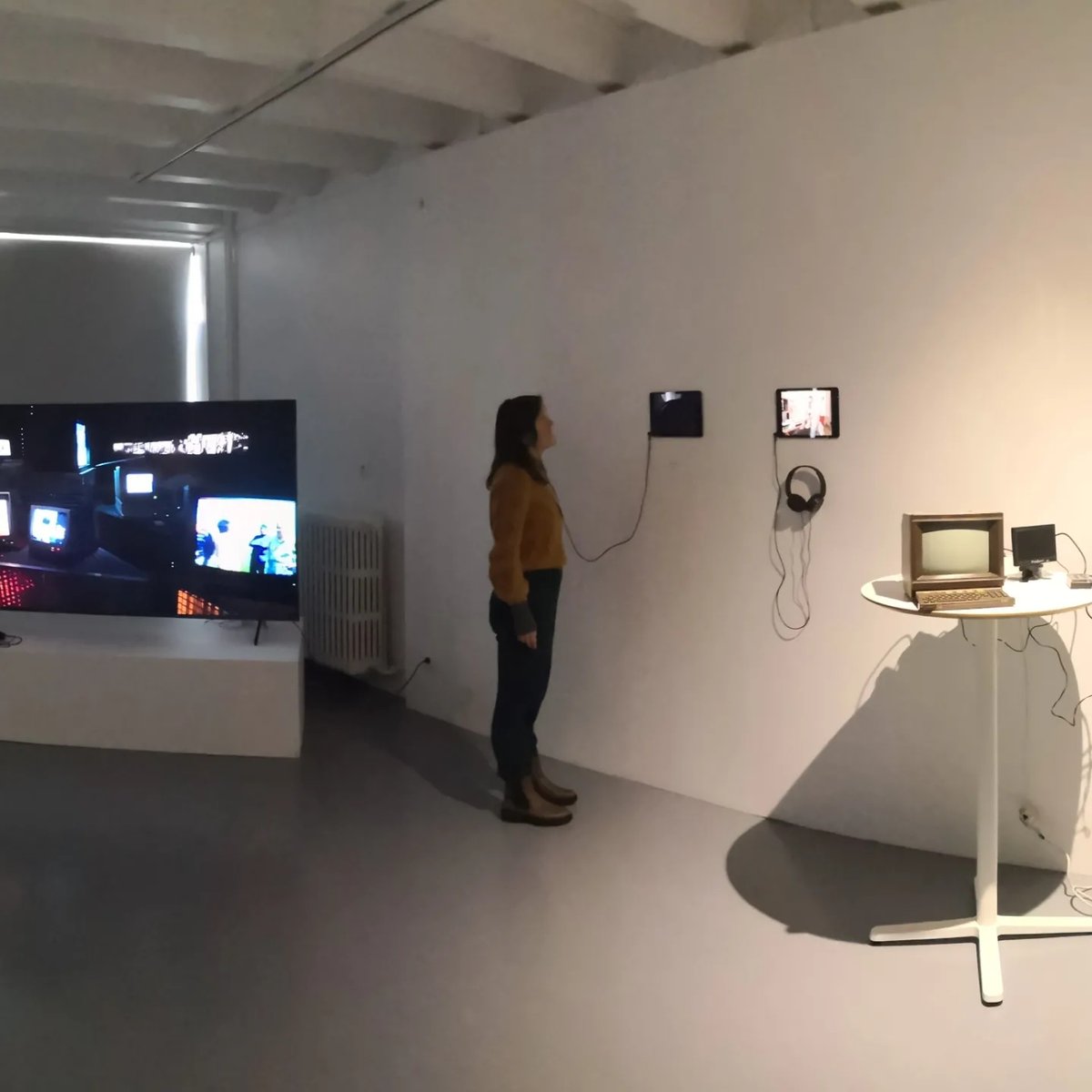 Nous sommes très heureux d'accueillir aujourd'hui Morgane Stricot pour la soutenance de son DSRD Archéologie des média. 
"Plaidoyer pour la reconstruction média-archéologique"
@esadorleans @zkm @centrepompidou <a href="/PAMALGroup/">PAMAL</a> <a href="/notmynamism/">emmanuel guez</a> #digitalpreservation #digitalart #art