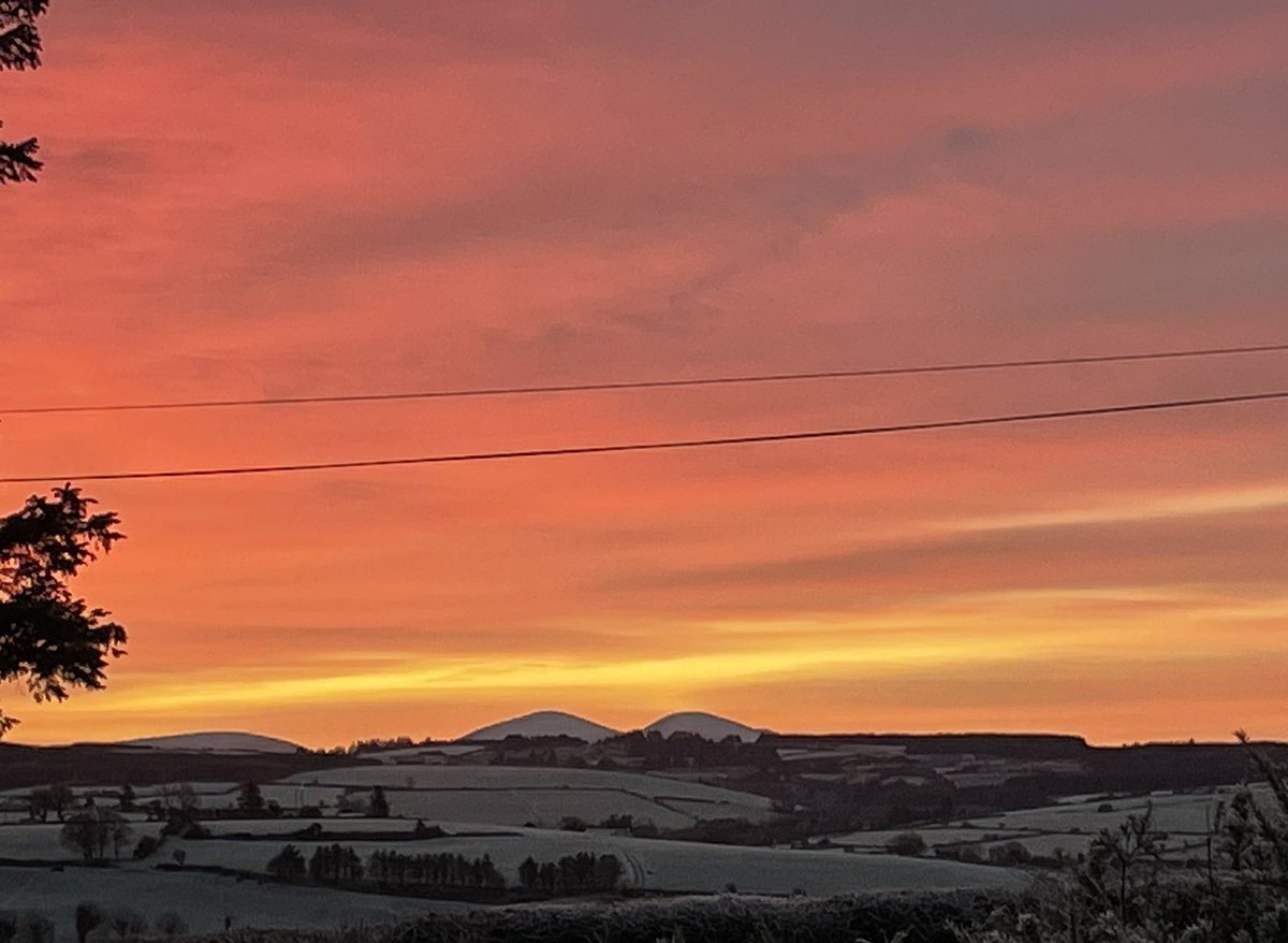 ReidyPa's tweet photo. Simply stunning sky earlier this morning! https://t.co/505bX7QfVJ
