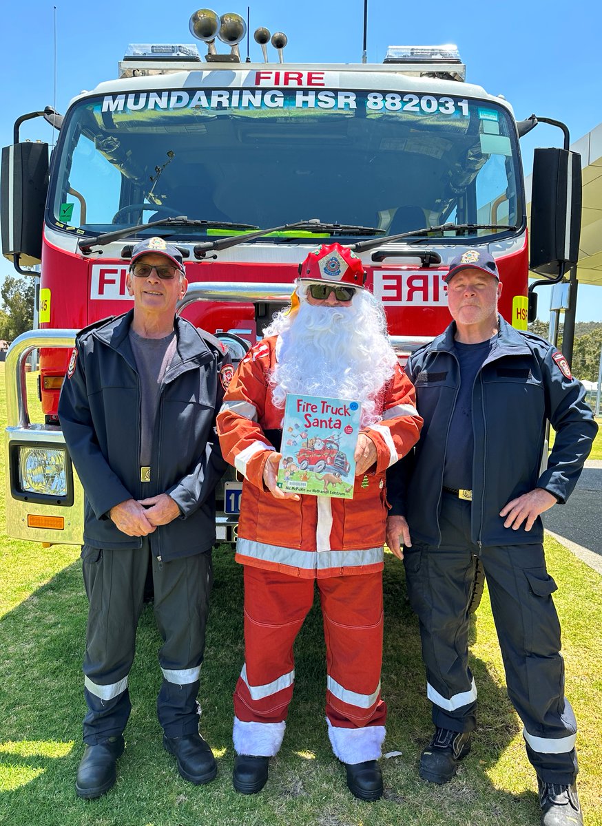 Mundaring_Lib's tweet photo. #firetrucksanta visited us at #boya and #mundaring this week. 120+ children met Firetruck Santa, received a present, and sat in the firetruck. Santa most impressed with one of the books read at the special storytimes! #volunteer #fireandrescue https://t.co/HGGxkJ5LDc